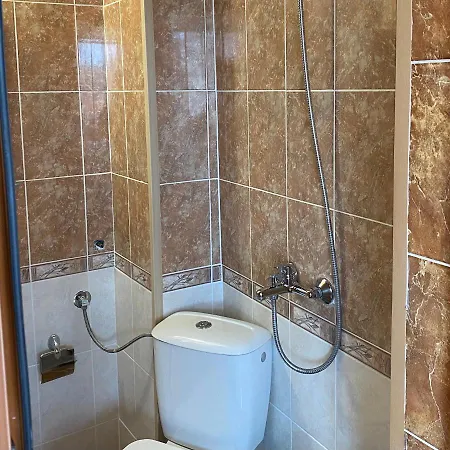 מלון Guest House Prima 2*